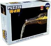 Puzzel 1000 stukjes volwassenen Flessen 1000 stukjes - Fles waar wat uit wordt geschonken  - PuzzleWow heeft +100000 puzzels