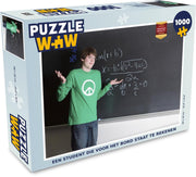 Puzzel 1000 stukjes volwassenen Rekenen 1000 stukjes - Een student die voor het bord staat te rekenen  - PuzzleWow heeft +100000 puzzels