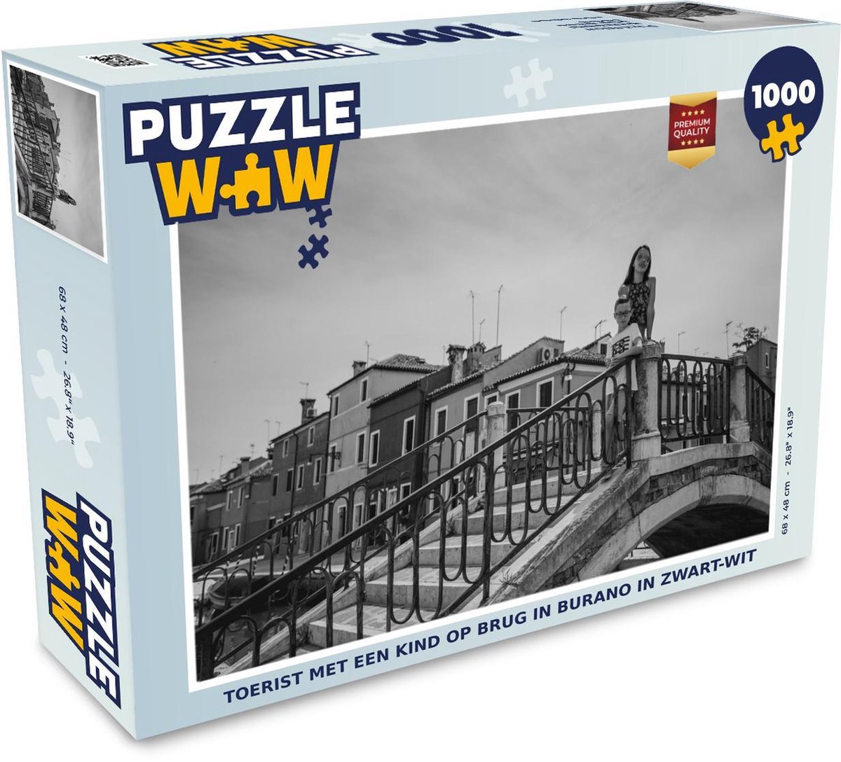 Puzzel 1000 stukjes volwassenen Uitsneden Burano 1000 stukjes - Toerist met een kind op brug in Burano in zwart-wit  - PuzzleWow heeft +100000 puzzels