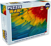 Puzzel 1000 stukjes volwassenen Veren van dichtbij 1000 stukjes - Close-up foto van de Green Winged Macaw puzzel 1000 stukjes  - PuzzleWow heeft +100000 puzzels