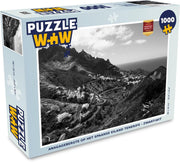 Puzzel 1000 stukjes volwassenen Uitsneden Tenerife 1000 stukjes - Anagagebergte op het Spaanse eiland Tenerife - Zwart-Wit  - PuzzleWow heeft +100000 puzzels