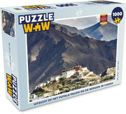 Puzzel 1000 stukjes volwassenen Lhasa 1000 stukjes - Uitzicht op het Potala paleis en de bergen in Lhasa puzzel 1000 stukjes  - PuzzleWow heeft +100000 puzzels