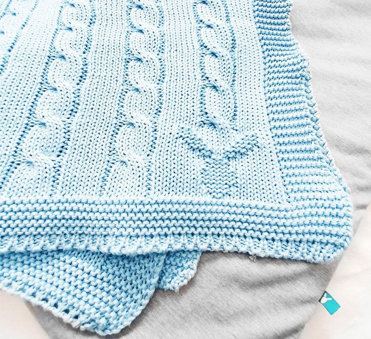 Wallaboo Babydeken Noa -gebreide wiegdeken - zacht en mooi - 100% biologisch katoen - 90 * 70 cm - Licht blauw