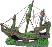 Polyresin ornament gezonken galjoen met gaten en mos 30 cm