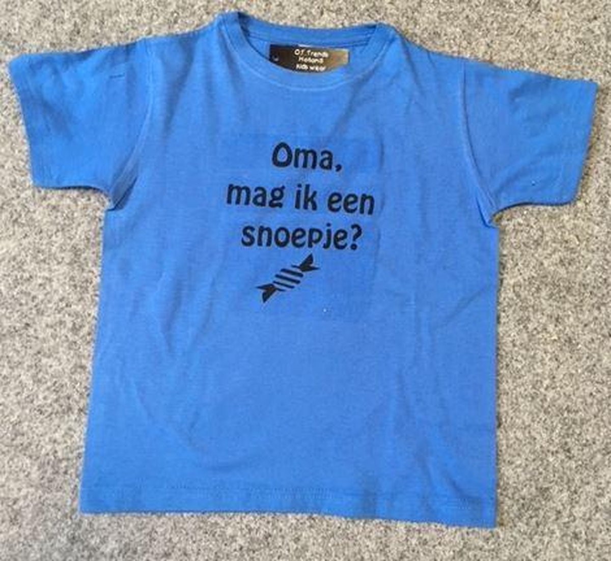 Kinder shirt blauw met opdruk ''OMA mag ik een snoepje '' maat 116