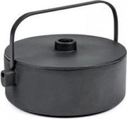 Theepot in gietijzer van Giel Dedeurwaarder
