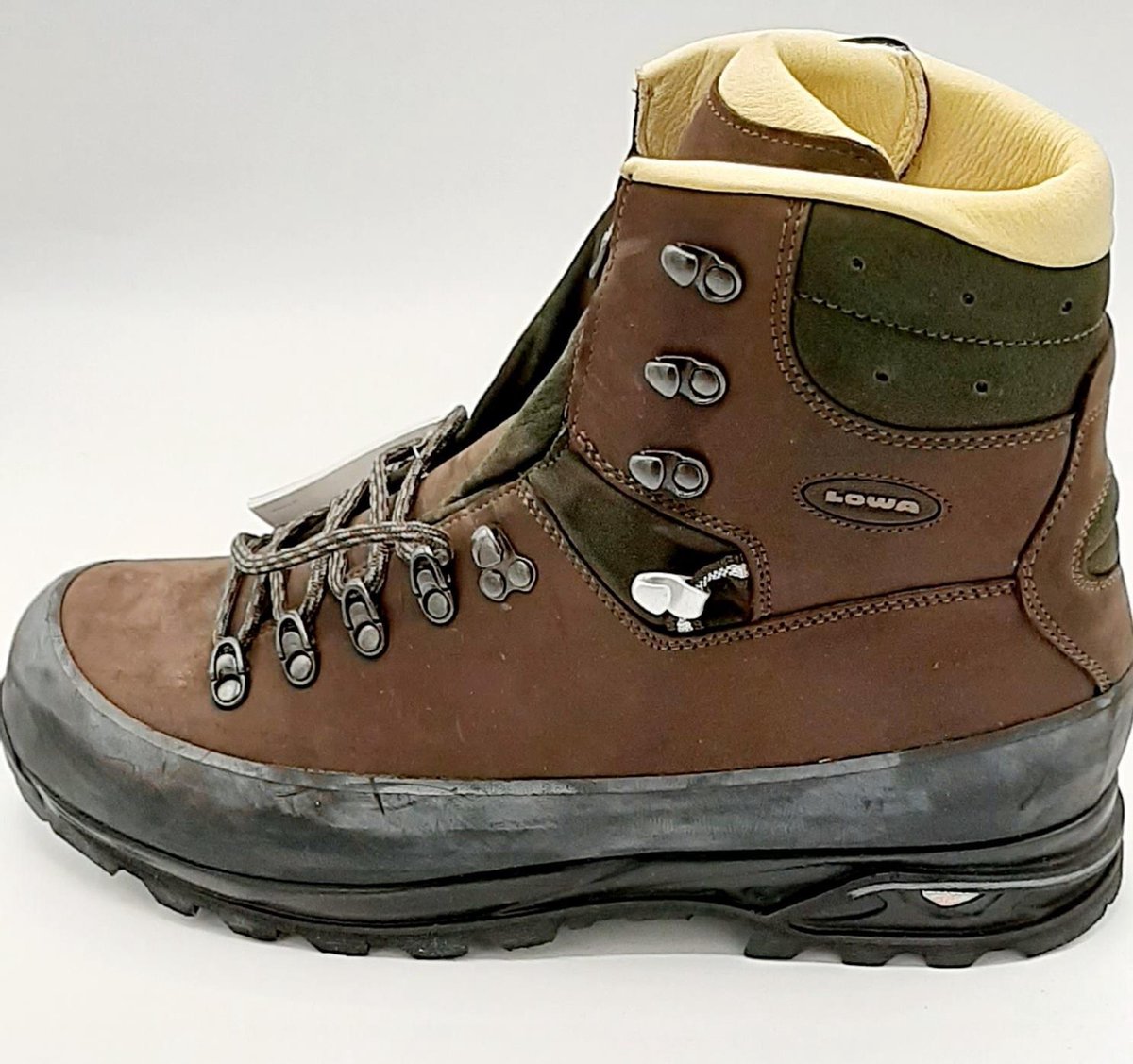 lowa baffin pro maat 48.5