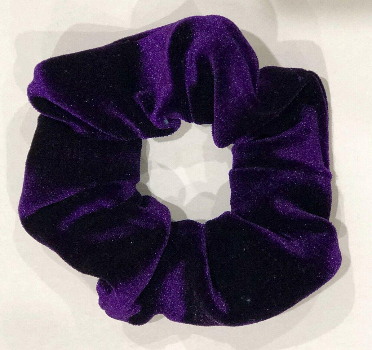 IRSA Scrunchie Velvet Donker Paars - haarwokkel - Haarelastiek - Haaraccessoire (1 stuk)