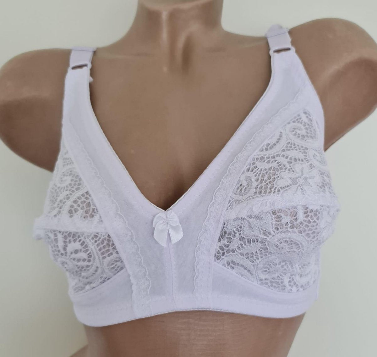 Dames beugelloze BH met kant 80C wit