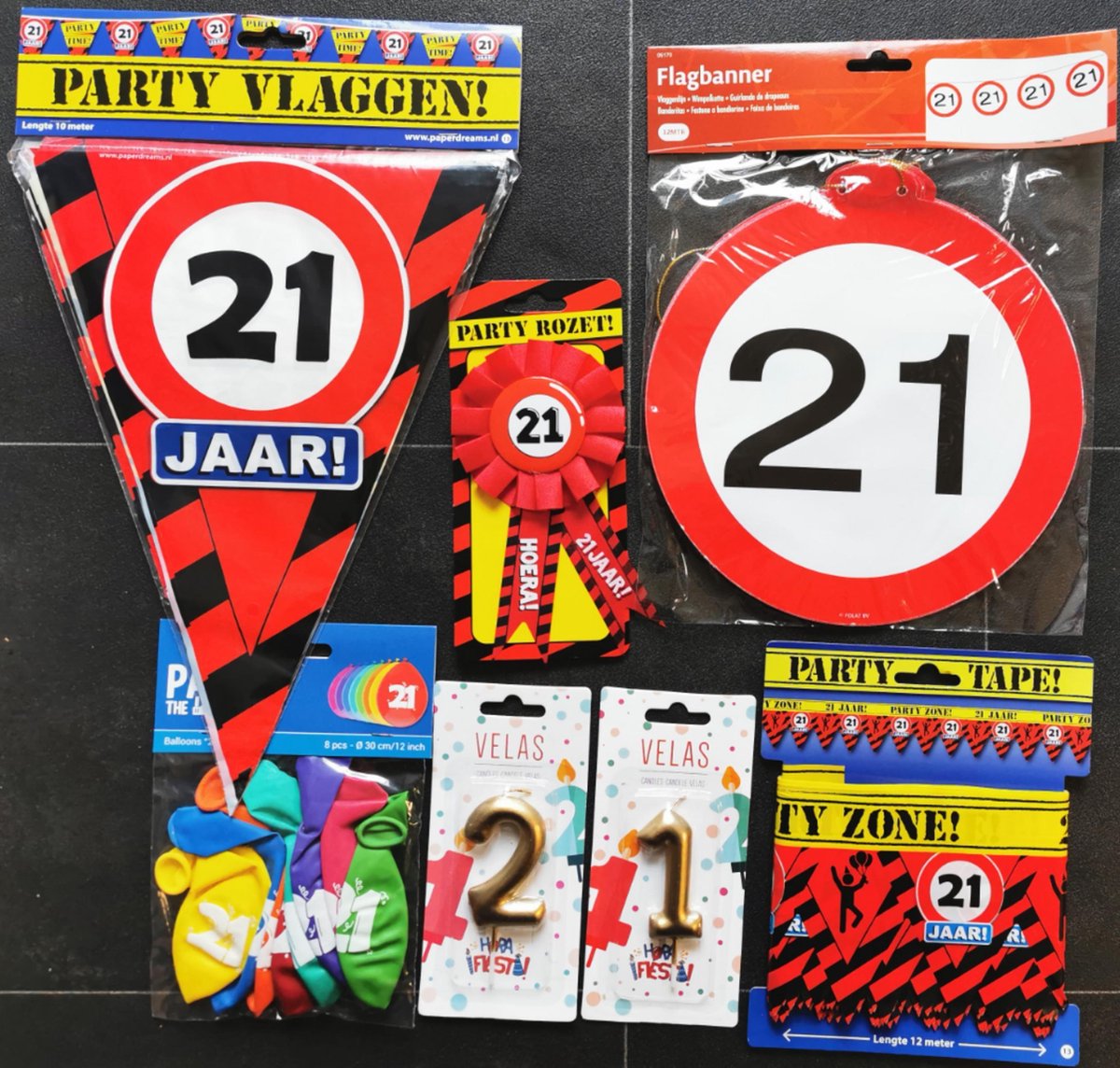 21 jaar- Man-Vrouw - Verjaardag Versiering - Ballonnen - Afzetlint - Vlaggenlijn - Taarttopper - Rozet - Feestpakket