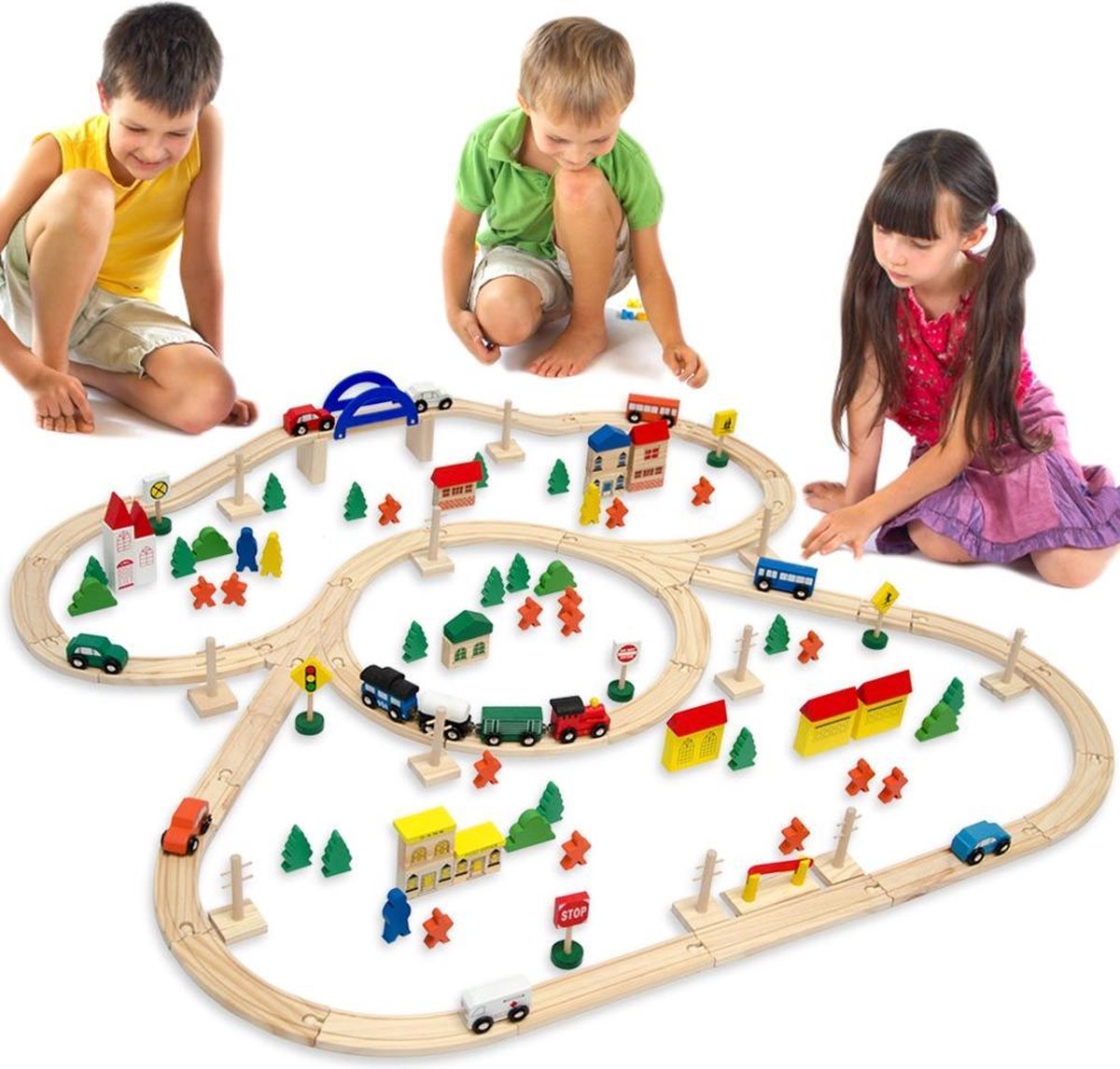 eyepower XL Houten Treinset – 130 Delen – 5 m Spoorbaan – Trein Starterset vanaf 3 Jaar – Natuurlijk Hout Treinbaan – Locomotief met 3 Wagons en Speelgoed