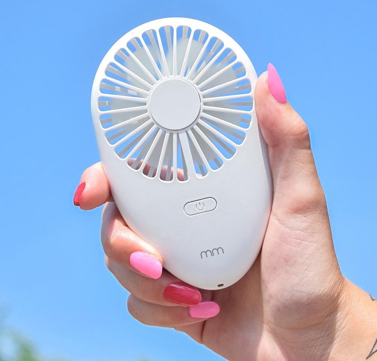 MikaMax Handventilator – Mini Oplaadbare Ventilator –  Compact formaat - Draadloos - 2 Windsnelheden