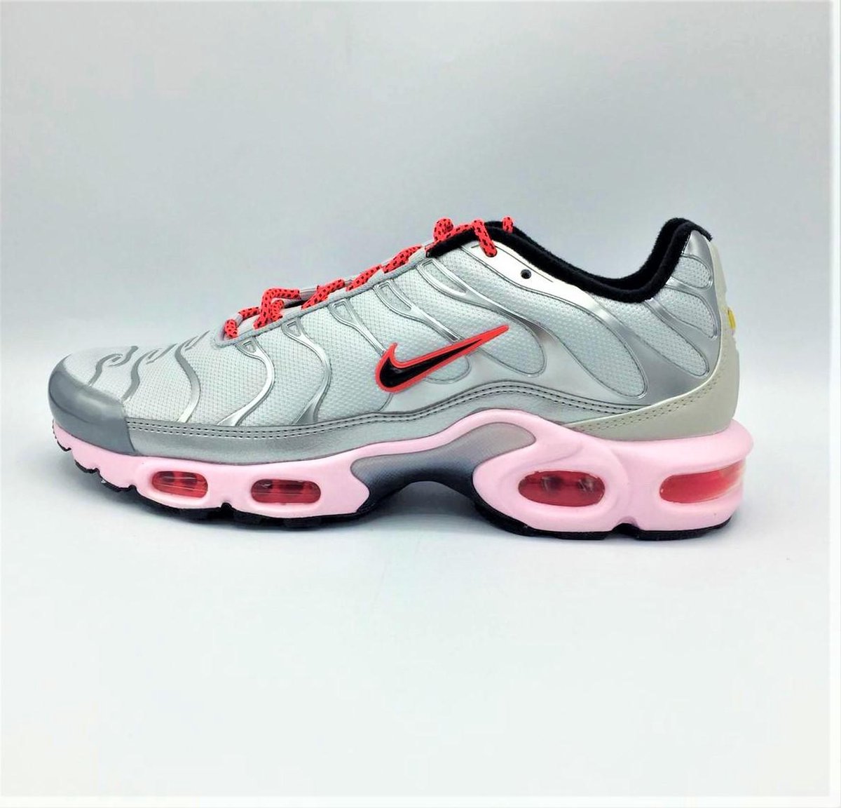 WMNS Nike Air Max Plus - Grijs/Baby Pink/Electric Pink - Maat 42.5