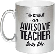 Awesome teacher cadeau zilveren mok / beker voor juf / meester 330 ml