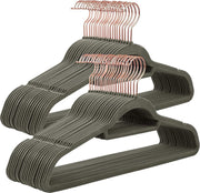 Nancy's Fluwelen Kledinghangers - Set Van 50 - Anti-Slip - Draaibare Haak - Jas - Shirts - Rokken - Broeken - Grijs