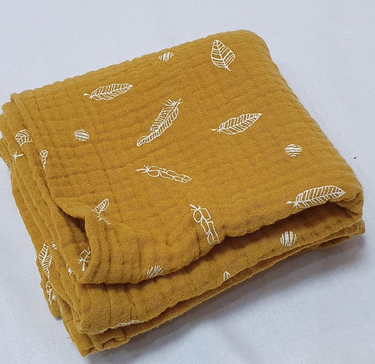 RiFresh | Swaddle - hydrofiele doek - oker met veertjes