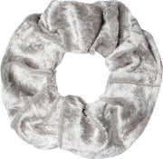 IRSA Scrunchie Velvet Licht Grijs - haarwokkel - Haarelastiek - Haaraccessoire (1 stuk)