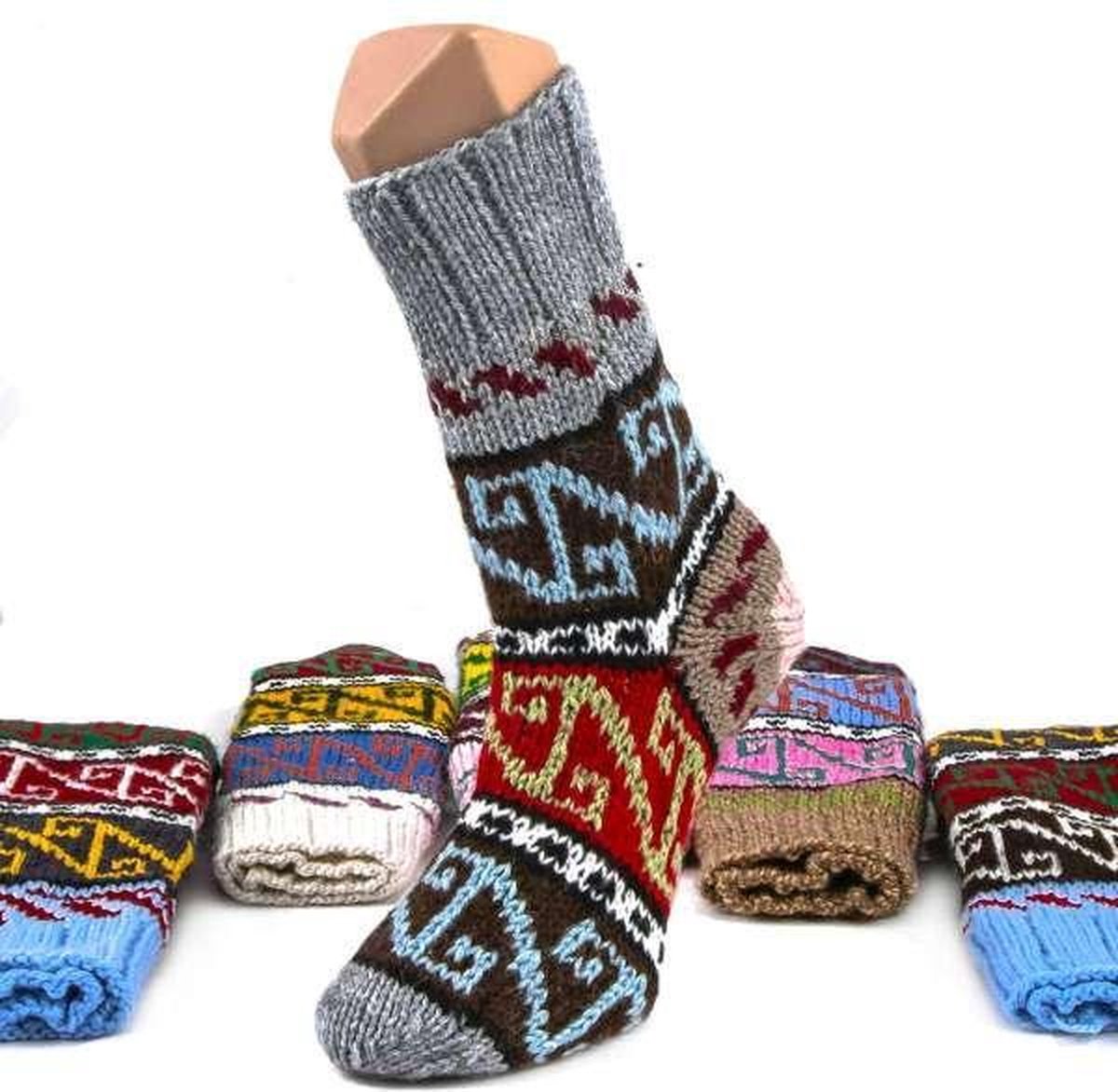 Huissokken - Valentijn cadeau - Pantoffels  Hoogwaardige hand gebreide sokken - Klassiek design  met natuurlijke kleuren  ideaal voor thuis en in bed tegen koude voeten. Maat : 36-38