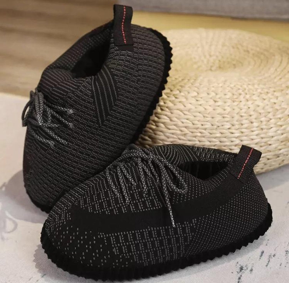 Arena ® - sloffen - yeezy style sloffen - Huis sloffen - Sneaker sloffen - Comfykickz -Pantoffels - Sloffen - Comfyhoodie -Brightsky lamp - Comfykicks -Sneaker sloffen - Sneaker sloffen - Comfy kicks - Heren & Dames -