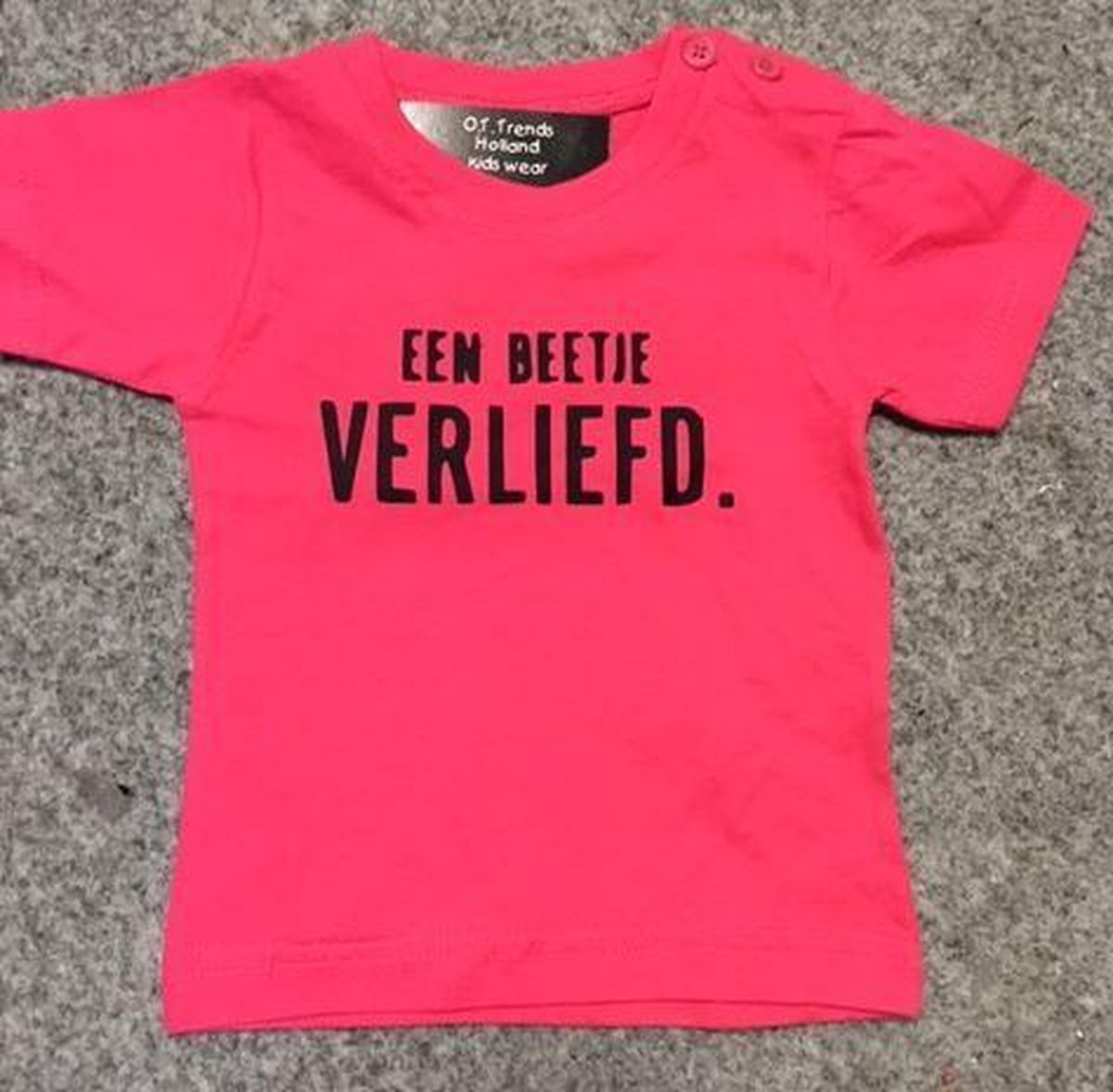 Baby shirt met opdruk ''een beetje verliefd'' maat 80 roze