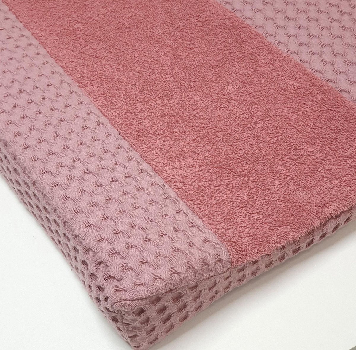 Aankleedkussenhoes oud roze - badstof - wafelstof - waskussenhoes