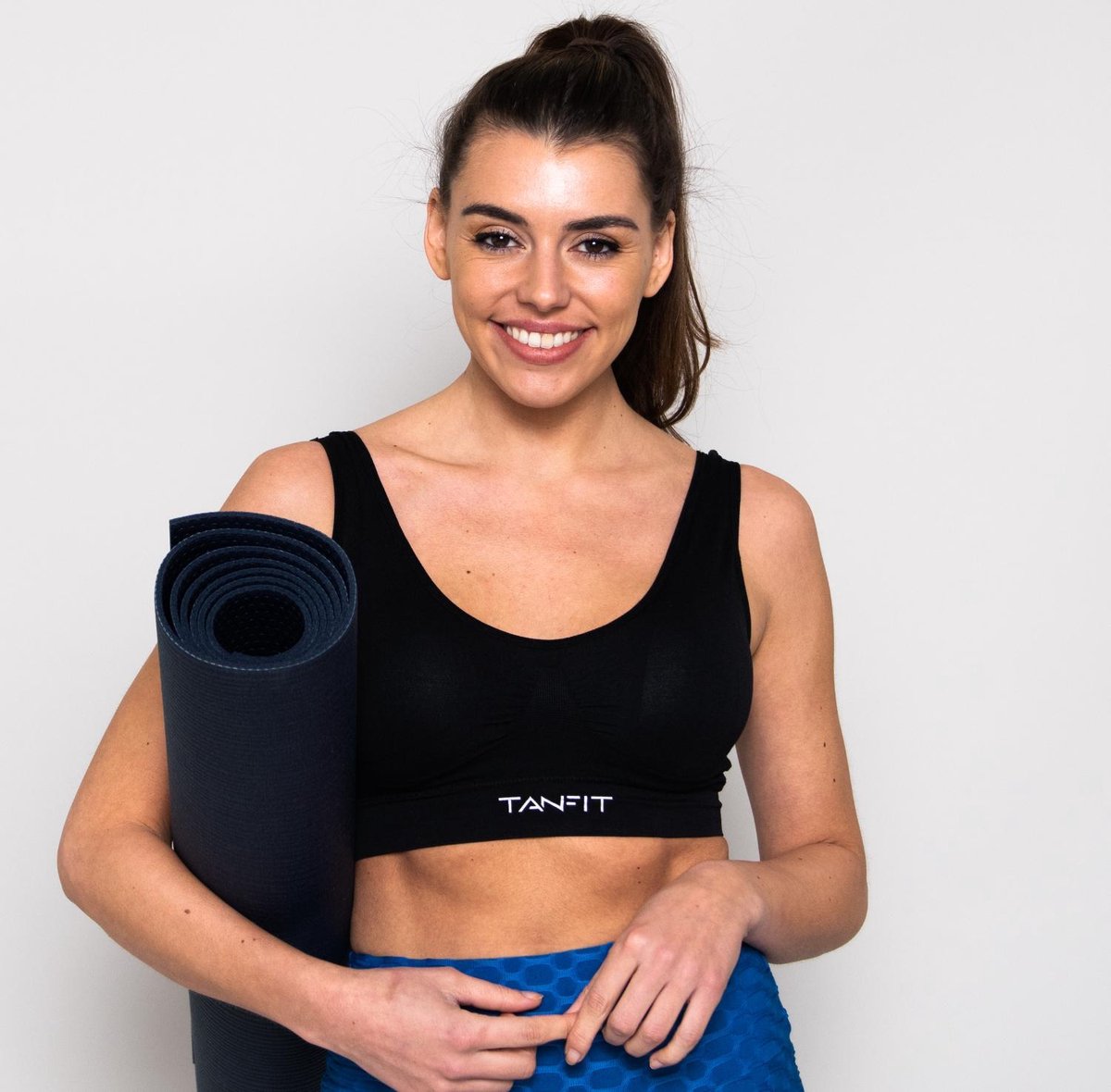 Best Seller: Seamless Comfortable Activewear bra with Removable Pads by Tanfit - L - zwart