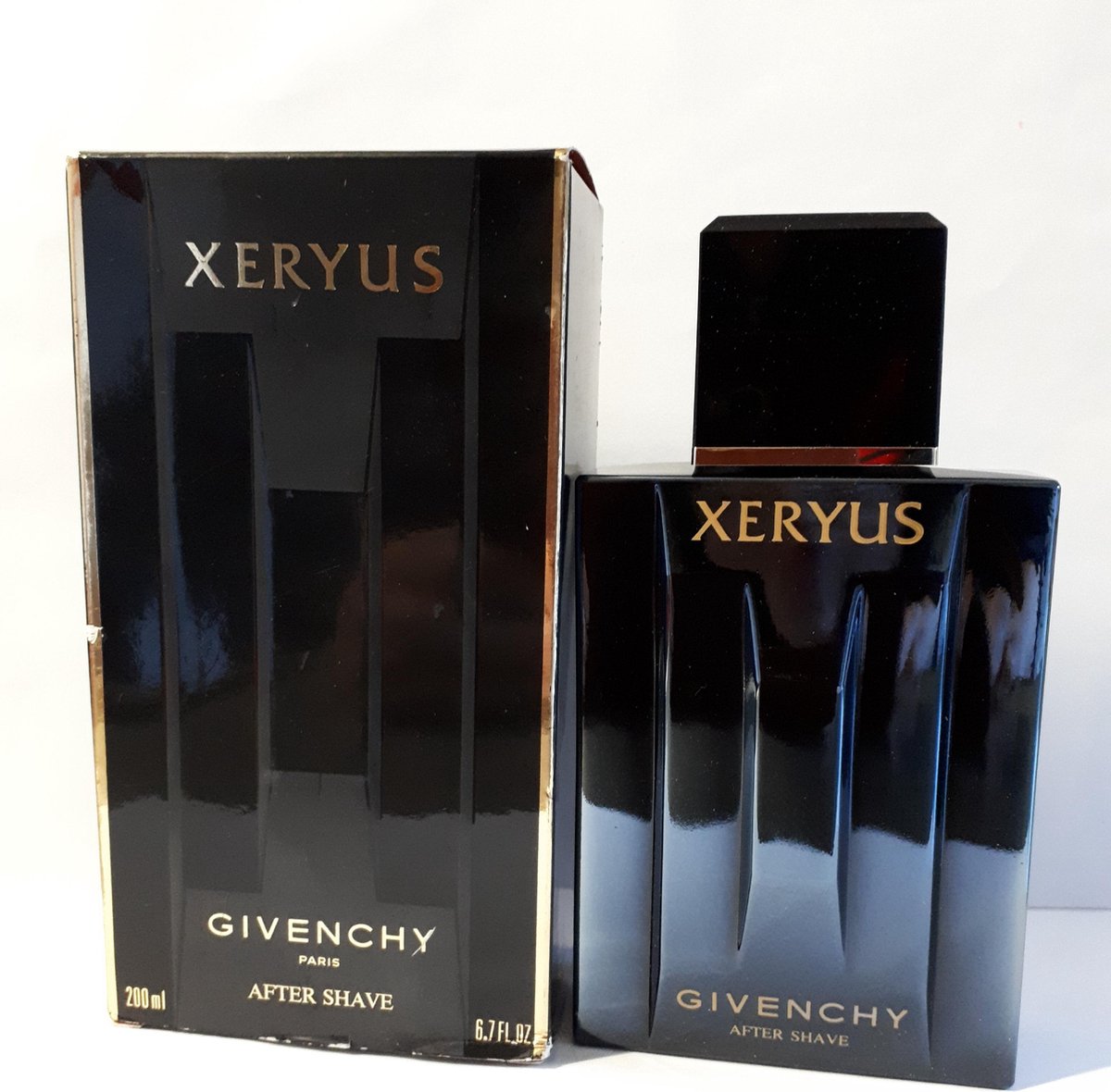 GIVENCHY 