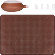Krumble Macaron bakset / Macaron bakmat / Spuitzak / Spuitzak met mondjes / Bakken / Garneergerei / Bakgerei / Taartdecoratie - 28 x 37 (lxb) - Met 4 spuitmondjes