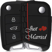 kwmobile autosleutelhoes voor VW Golf 7 MK7 3-knops autosleutel - Siliconen beschermhoes in wit / rood / zwart - Just Married design