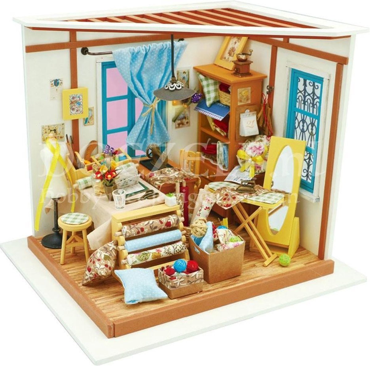 Robotime - DIY Dollhouse Kit-Lisa's Tailor with LED light - Houten Bouwpakket