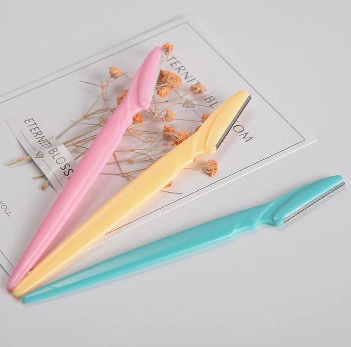 Wenkbrauw Scheermesje-Gezicht Scheermes-Wenkbrauw Epilator-gezichtsverzorging-wenkbrauwen wegwerp eyebrow razor-scheermes ontharen vrouwen dames