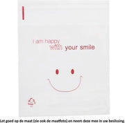 50 Uitdeelzakjes 10 x 10 cm met plakstrip - Happy with your smile - Blij met jouw lach - Cellofaan Plastic Traktatie Kado Zakjes - Snoepzakjes - Koekzakjes - Koekje - Cookie Bags