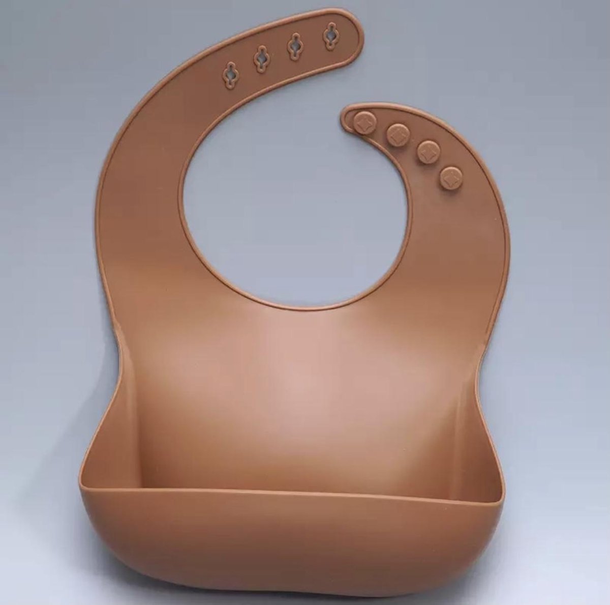 SIIDDS Siliconen slabbetje met opvangbakje - bruin - baby - peuter - etenstijd - absorbeert geen voedsel of water - BPA-vrij - vaatwasserbestendig - look a like mushie slab