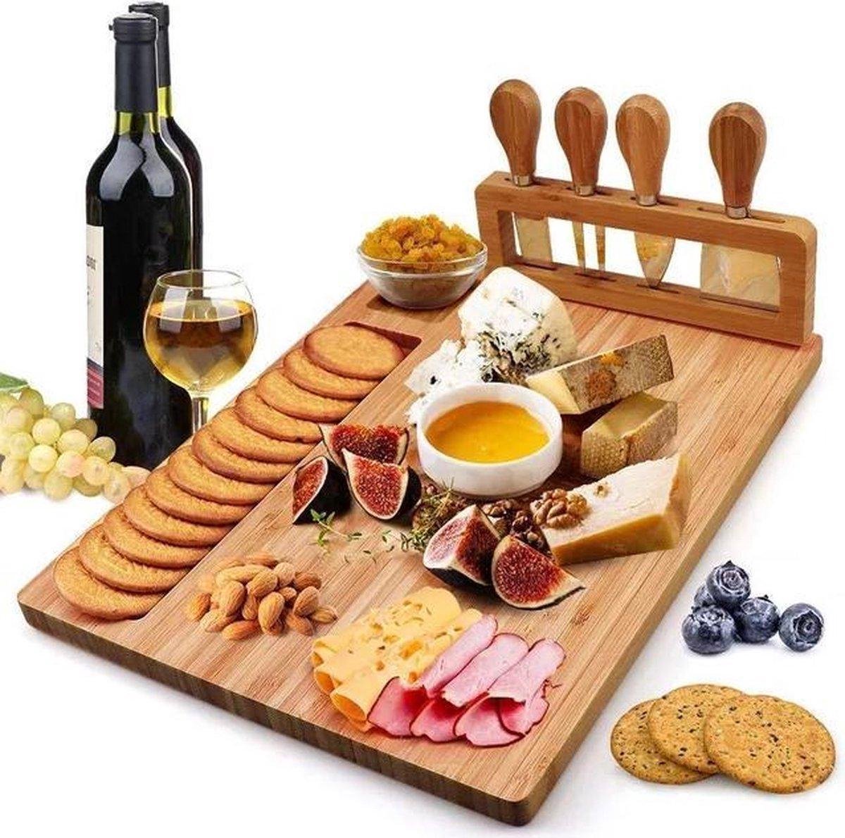 Borrelplank|Serveer Plank|Kaasplank|Met bijbehorende messen