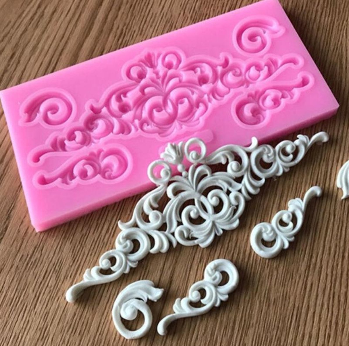 WiseGoods Professionele Siliconen Suikervorm - Taart Bakken - Fondant Vorm - Taart Versiering - Cupcakes Decoratie - Roze