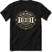 1981 The One And Only | Feest Kado T-Shirt Heren - Dames | Goud - Wit | Perfect Verjaardag Cadeau Shirt | Grappige Spreuken - Zinnen - Teksten |