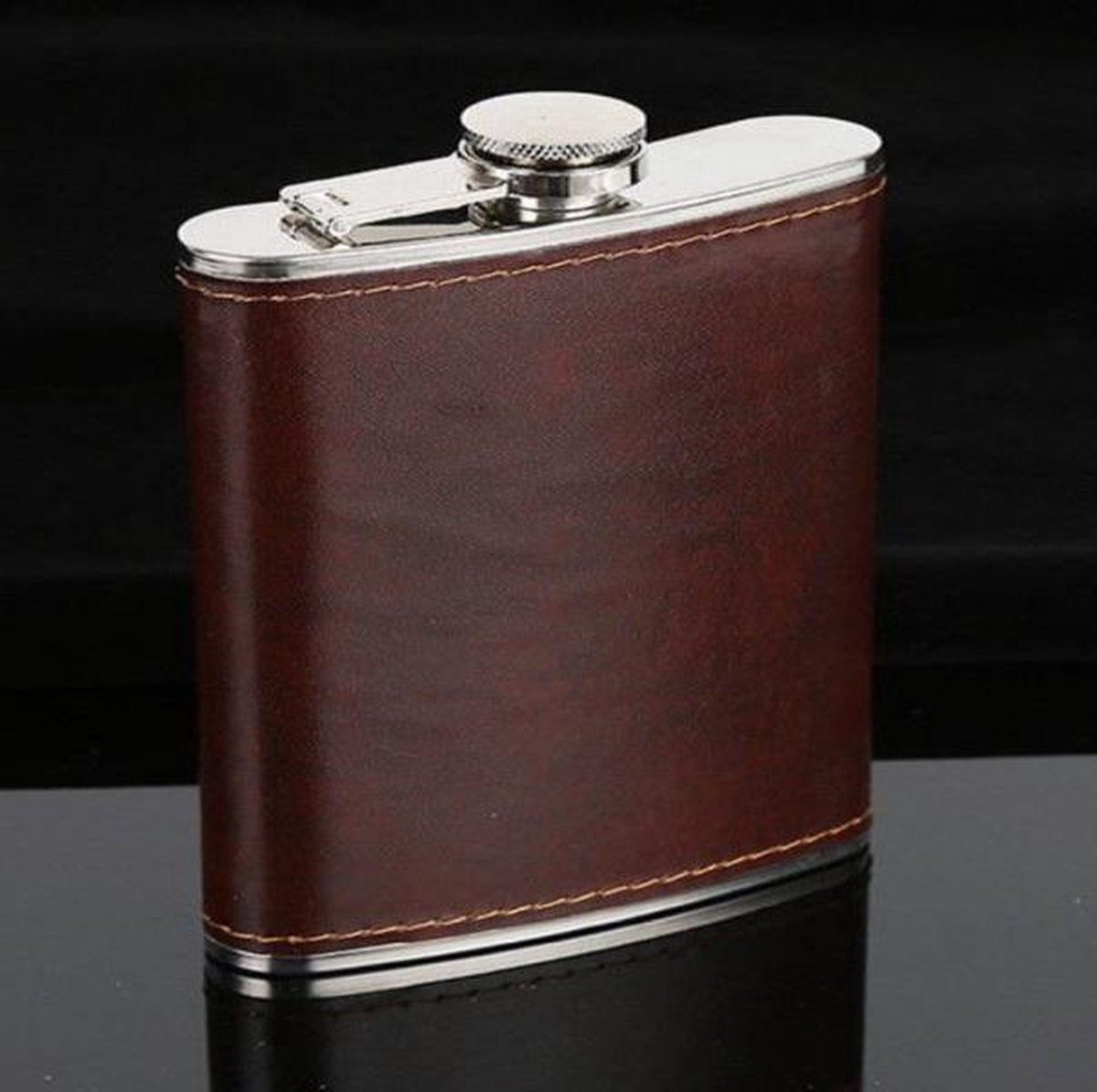 Bruin kunstlederen RVS heupfles 170 ml - Veldfles bruin PU leder - Platvink - Zakflacon - Heupflacon bruin leer - Drankfles - Drankflacon - PU Leren Zakfles - Leather
