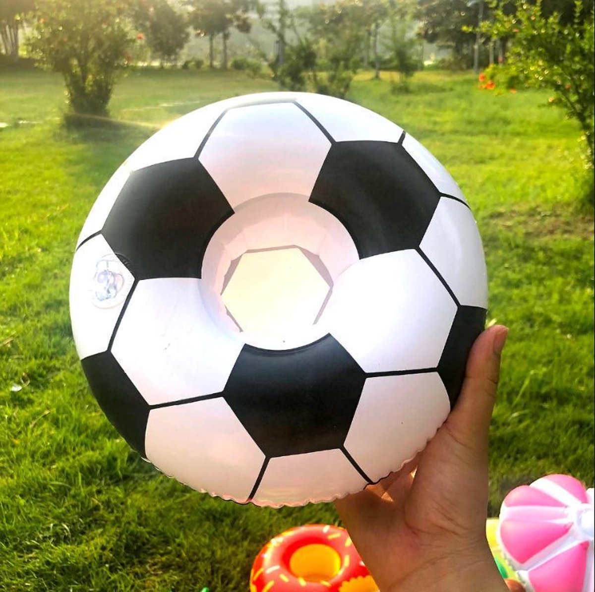 Opblaasbare voetbal voor in zwembad en stand speelgoed glas / blikhouder opblaasbaar speelgoed voor in water