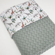 Ledikantdeken - jungle - oud groen - wafelstof - babykamer