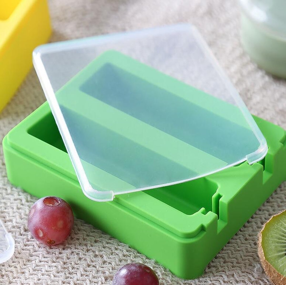ProductGoods - Siliconen Ijsvorm Peren Ijsjes - 2 Stuks per keer - 2 Herbruikbare Stokjes - Recyclebaar - Yoghurt Ijsjes maken - Fruit Ijsjes maker - Water Ijs maken - Rechthoekige Vorm