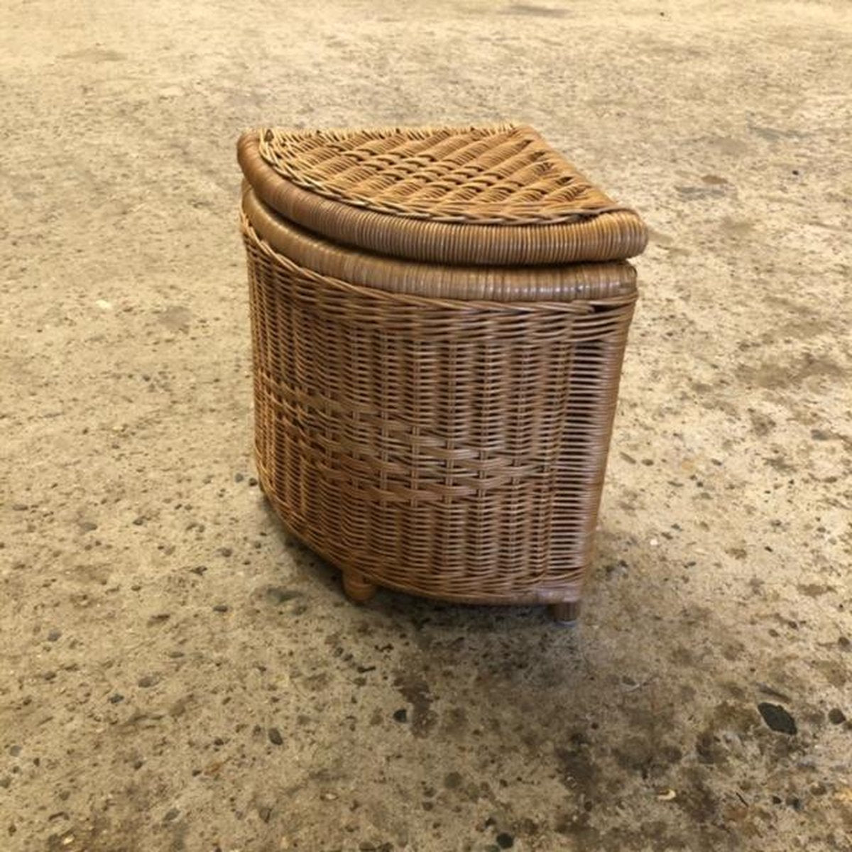 Opbergmandje gemaakt van Pitriet