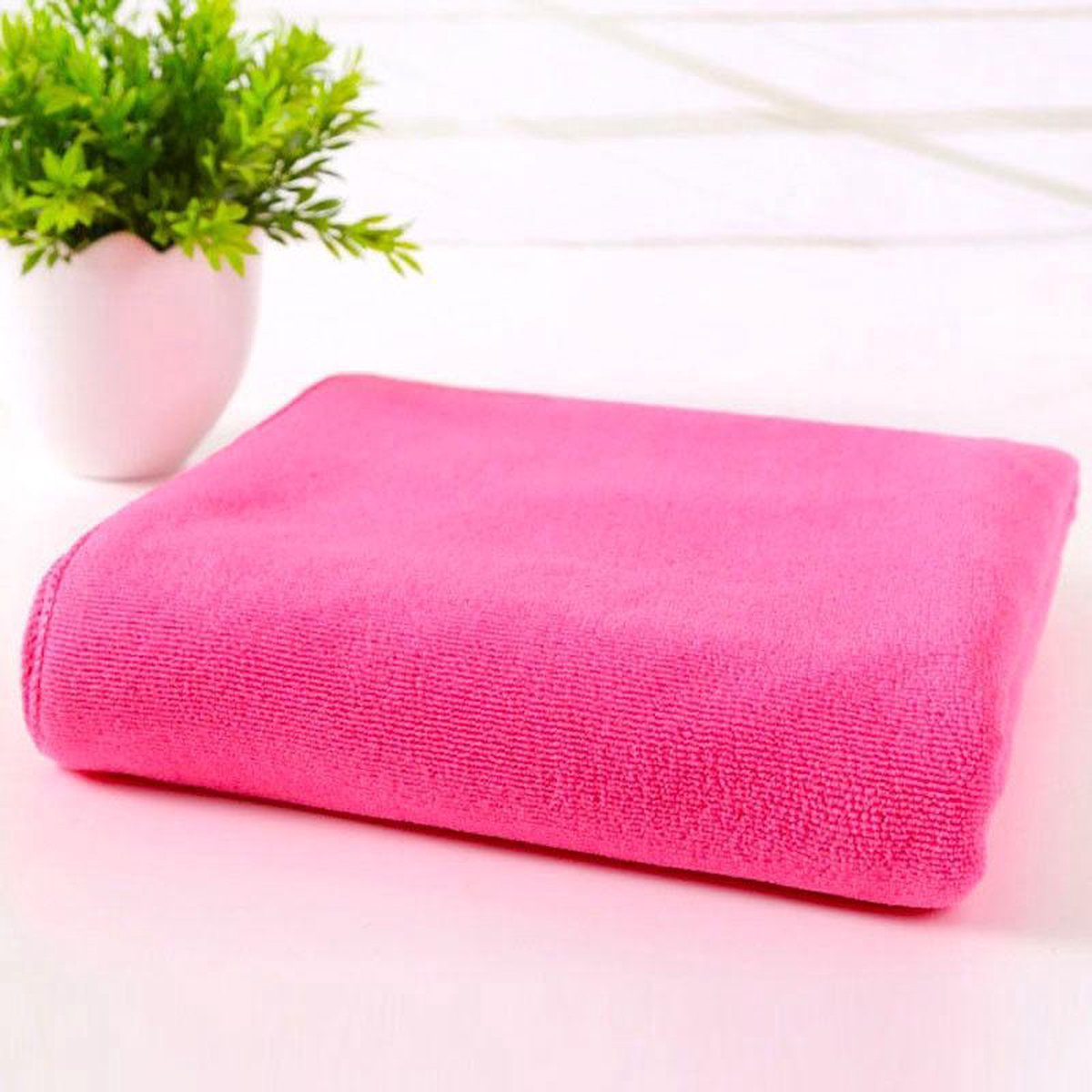 Handdoek microfiber voor sport of op reis! Supersnel drogend materiaal. (X-Large 140x70cm) kleur felroze