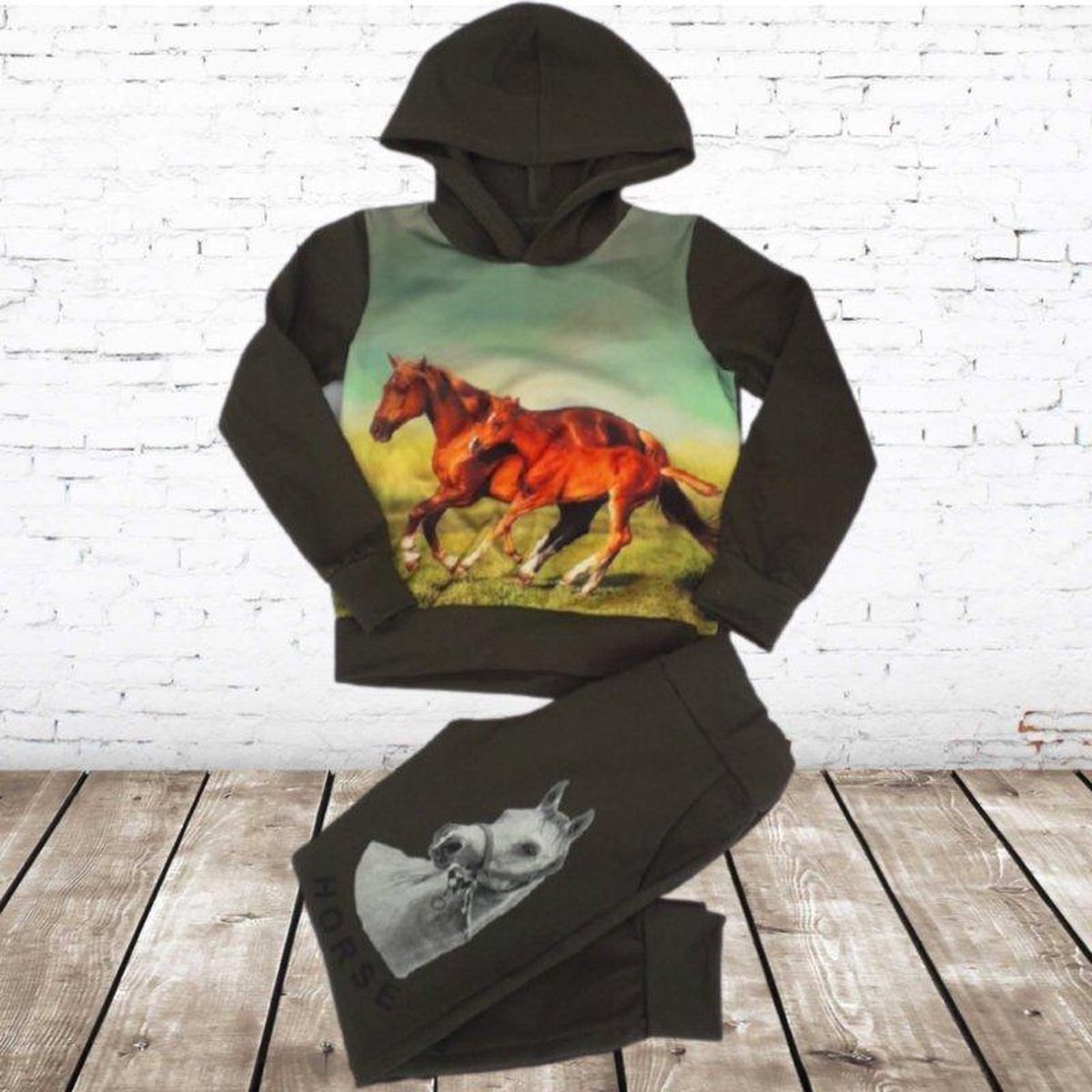 Joggingpak met paarden groen - 110/116