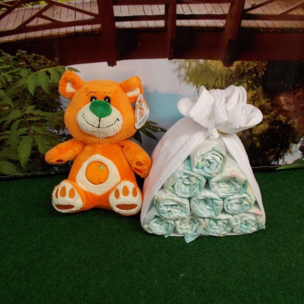 luiertaart /pampertaart cadeau fruit beertje