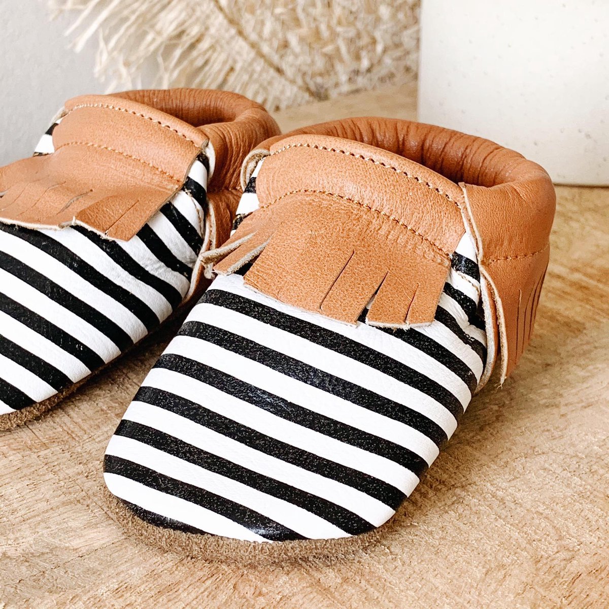Babyslofjes zwart/wit gestreept