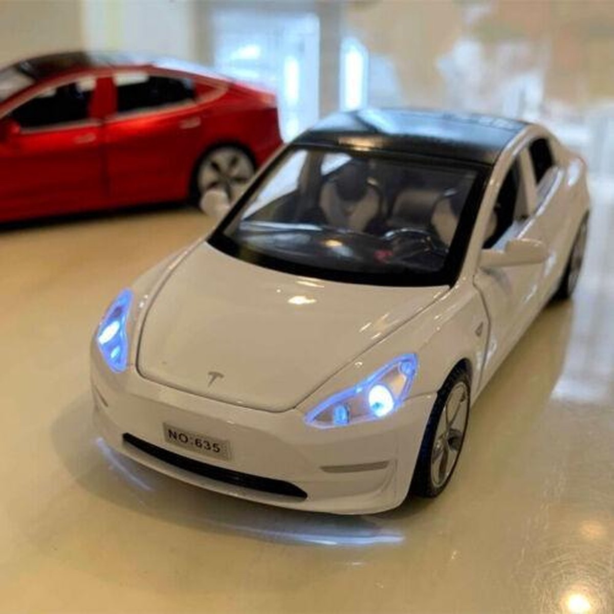 Tesla Model 3 1:32 White Allernieuwste