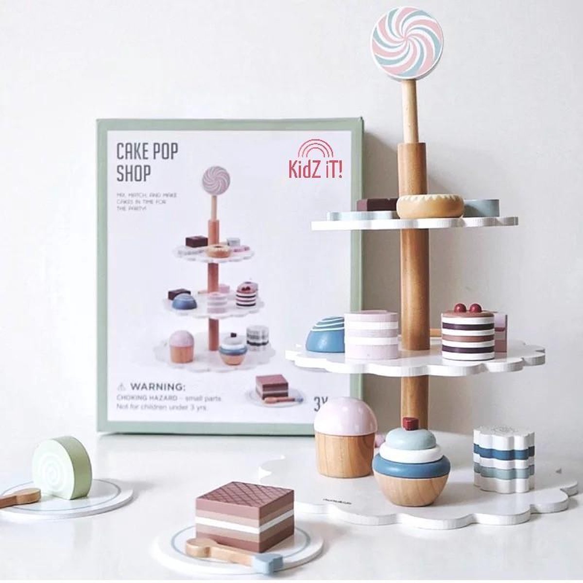 Kidz iT! Hightea Set voor kinderen | Houten Speelgoed | 14-delige High Tea Taartjes Set | Taartenplateau voor kinderen | Luxe Houten Speelservies | Taartjes Etagere | Duurzaam Spelen | Wooden Toys KidZ It!