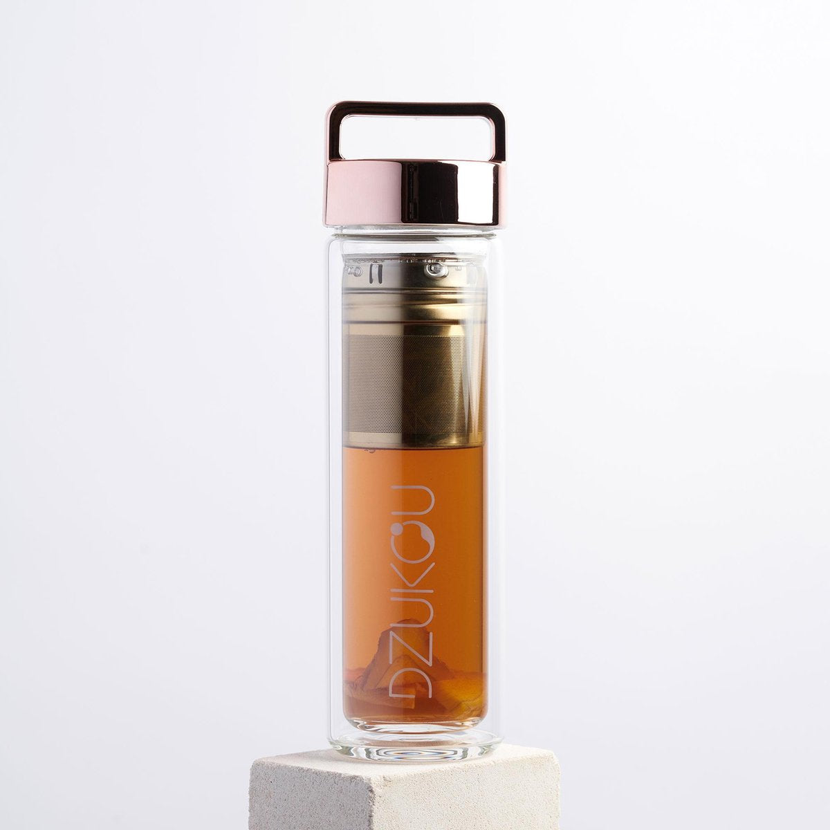 Dzukou - Theeglas met Filter - Waterfles met Fruit Filter - Thermosfles met Rosé Gouden Dop - 425 ml Dubbelwandig Glazen Waterfles - Theefles - Duurzame en Milieuvriendelijke Theebeker voor onderweg – Luchtdicht en Lekvrij