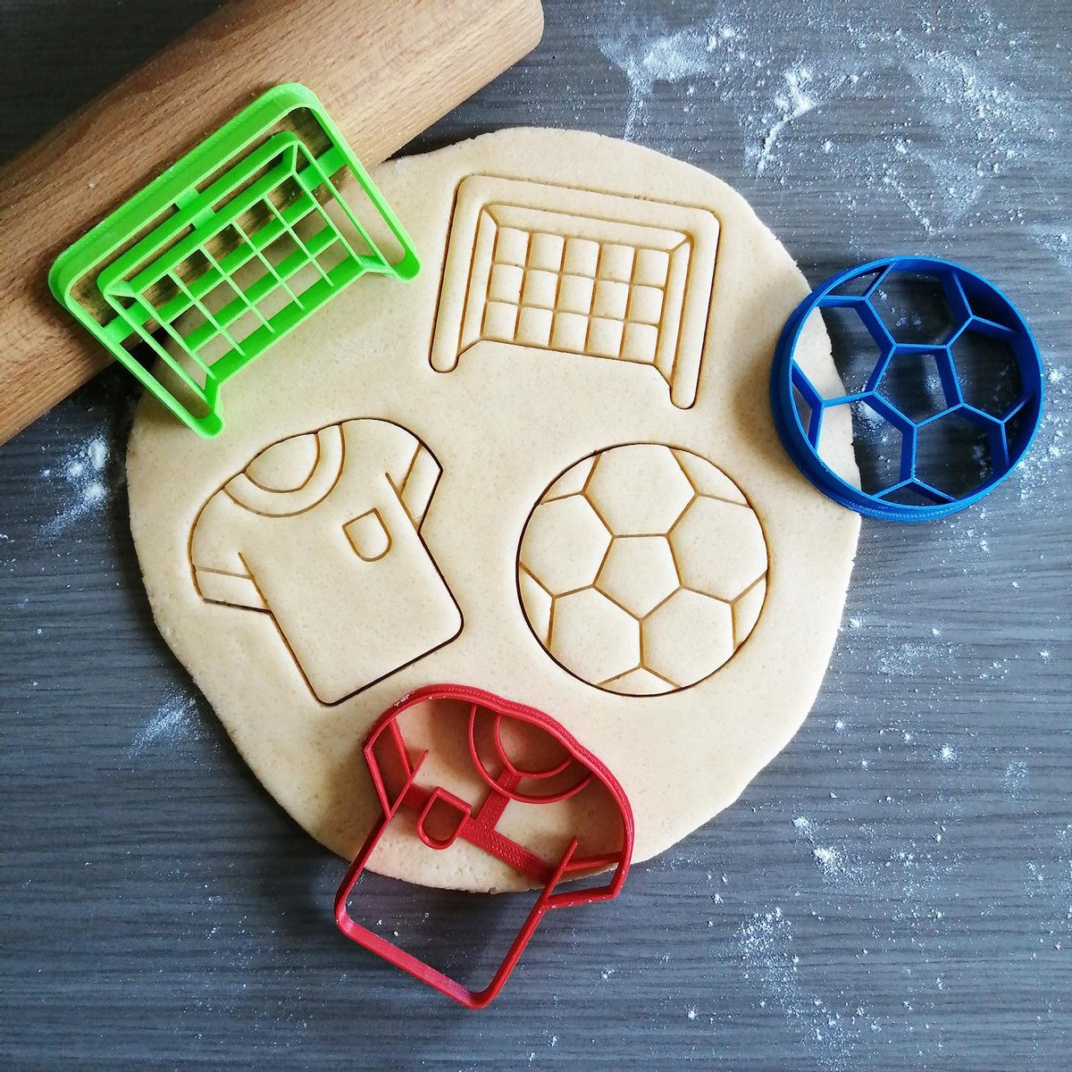 Koekjesvorm | 3-delige set | Voetbal | Goal - Bal - Shirt | Cookie cutter | Uitsteekvorm | Bakvorm | 8cm