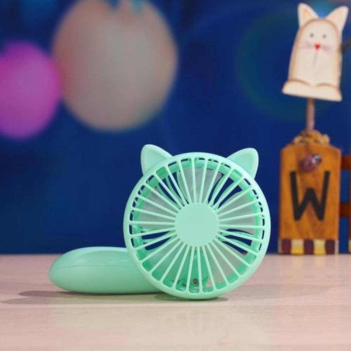 Draagbare Outdoor Handheld USB Opladen Cartoon Eekhoorn Vorm Dempen Koelventilator 3 Snelheden (Groen)